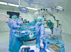 Cirurgia geral: rotina, atuação, salário e mercado de trabalho